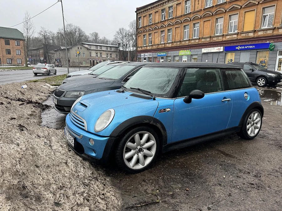 Through Lace – Mary Moon’s Bare Elegance Revealed